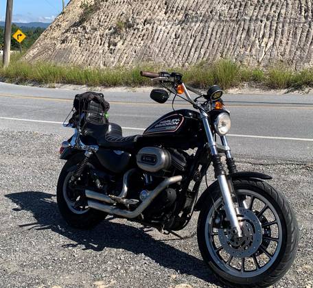 HARLEY-DAVIDSON SPORTSTER XL 883 R 